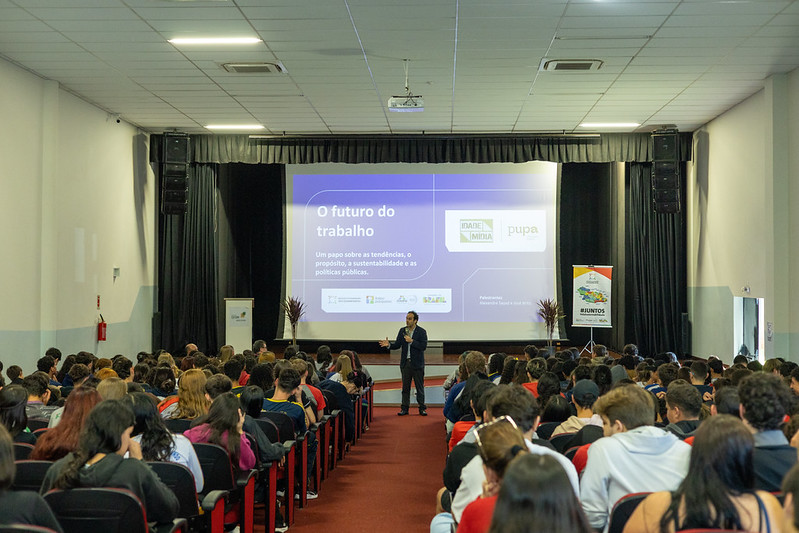 Seminários sobre futuro do trabalho e profissões